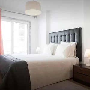 modern-apartment-for-family-and-group-of-friends.hotels-lisbon-portugal.com/